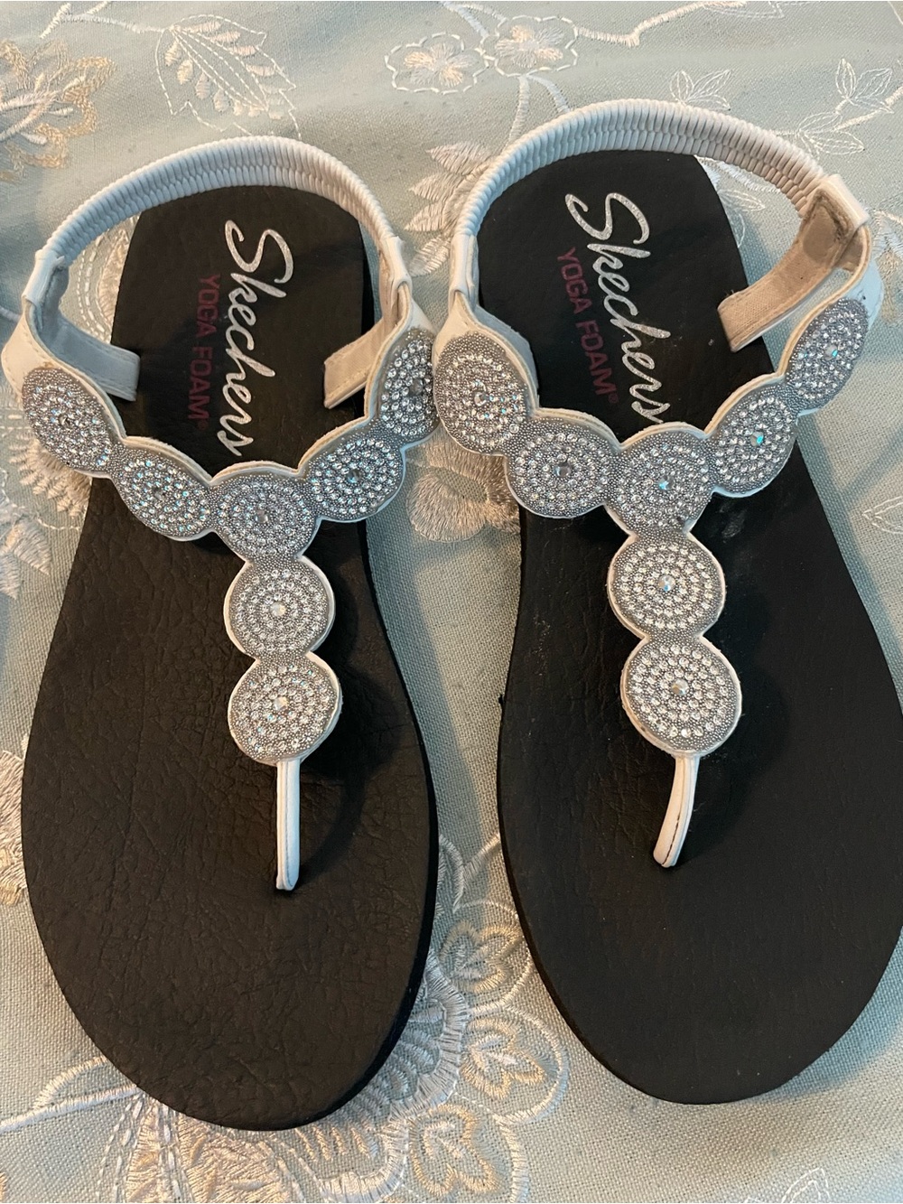 Two Pair Skechers Women's Jeweled Thong Sandals - Picture 6 of 7